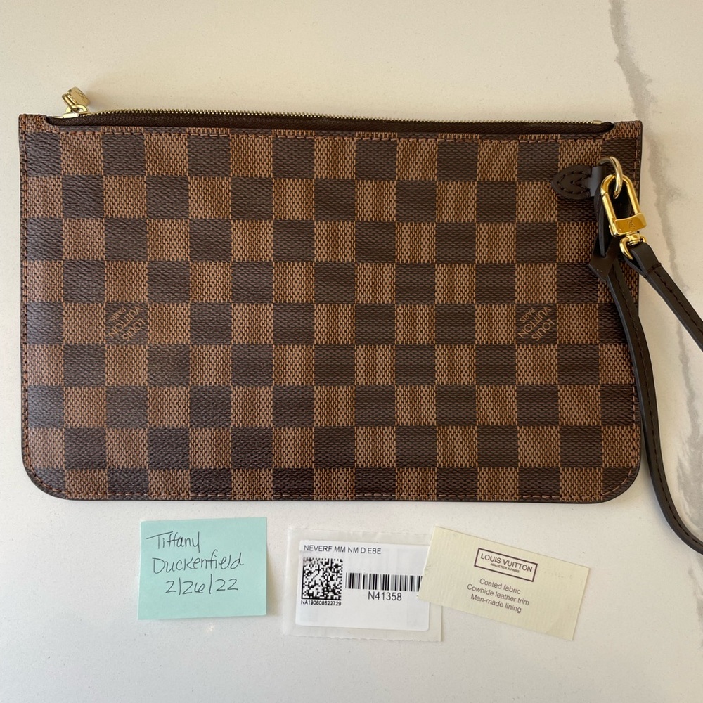 Louis Vuitton Neverfull MM wristlet
